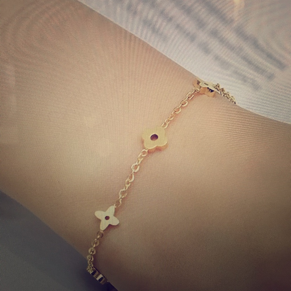 Women’s bracelet